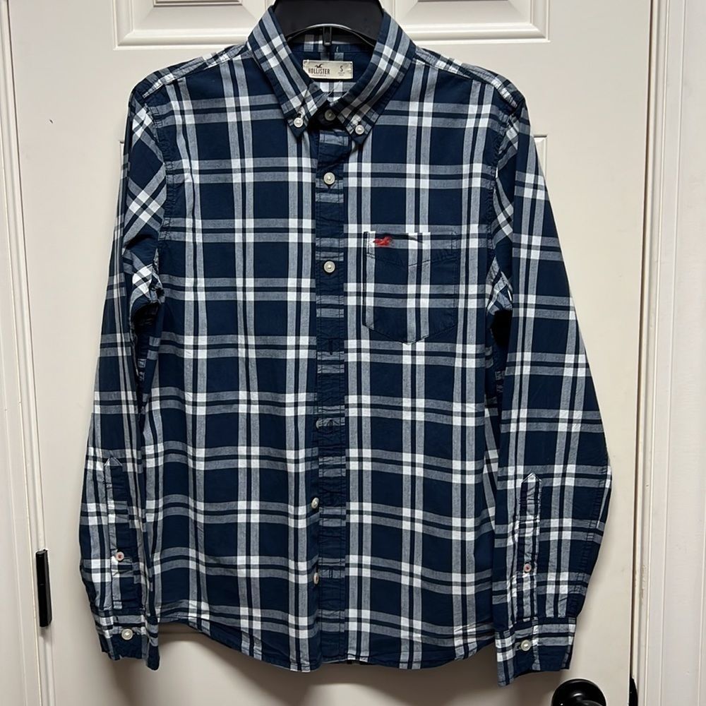 Hollister Shirt‼️ - Picture 2 of 5